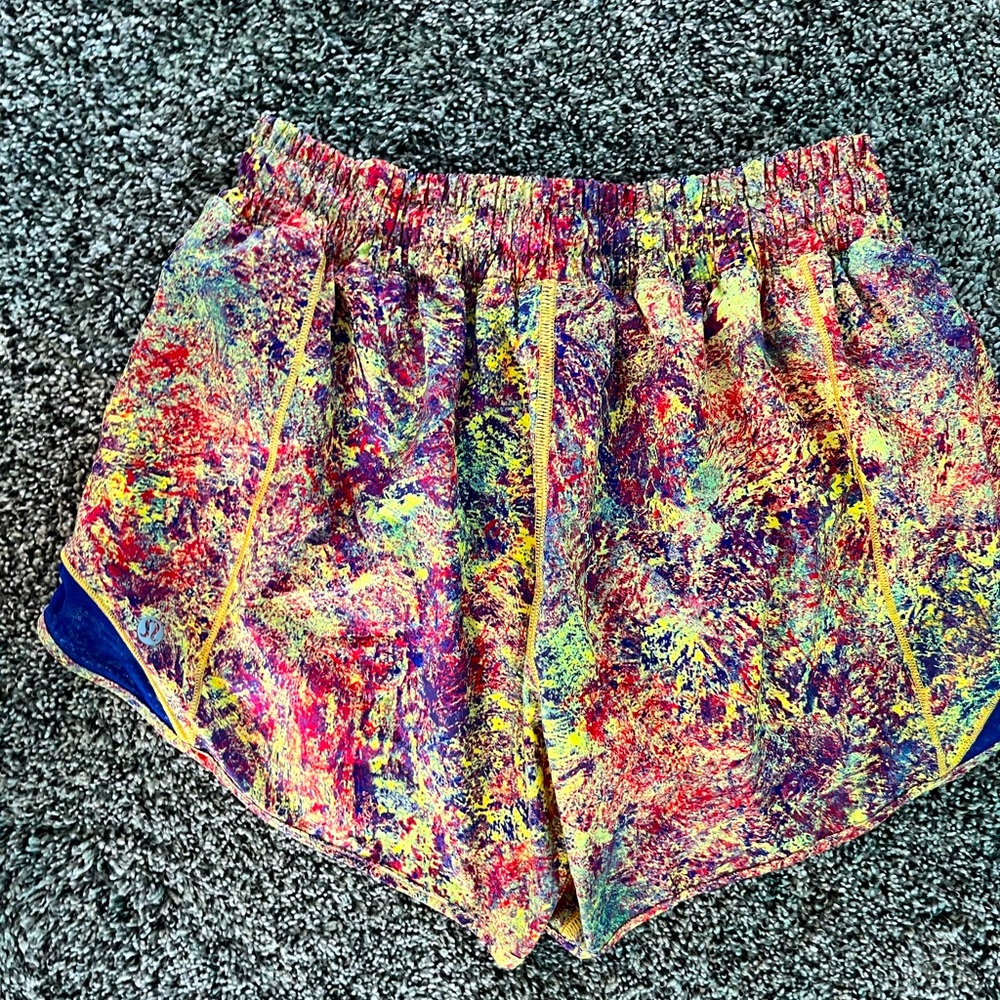 Lulu lemon , size 6, Seawheeze Vancouver hotty hot lined run shorts
